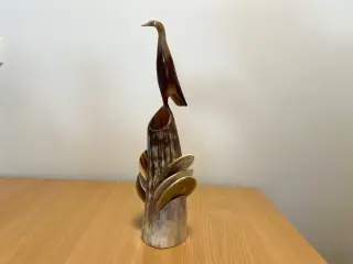 Fuglefigur udskåret i horn
