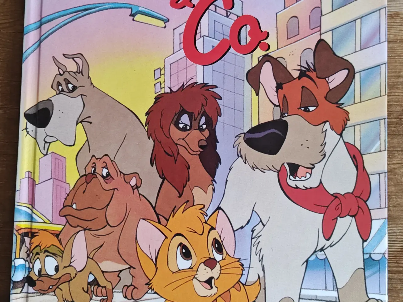 Billede 1 - Walt Disneys Oliver & Co BOG