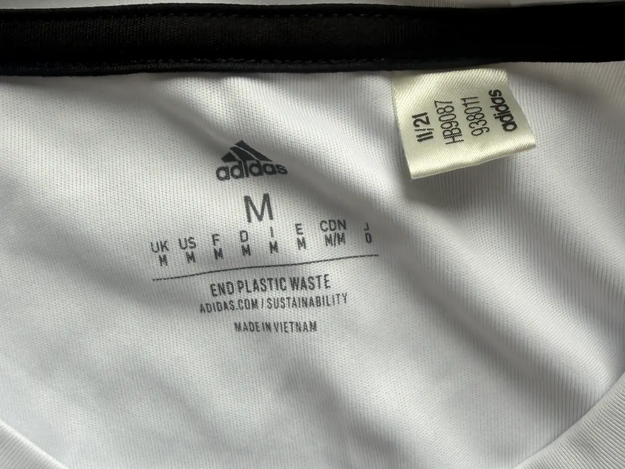 Billede 3 - Adidas sportstrøje