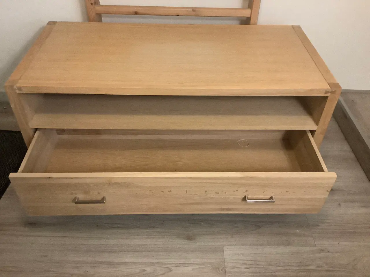Billede 2 - TV bord i egetræ