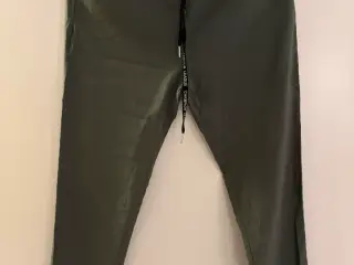 Smarte grønne leggingsbukser
