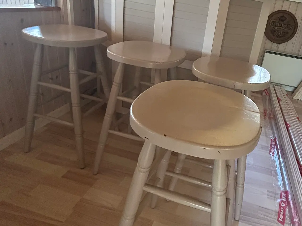 Billede 1 - 4 høje barstole og bar