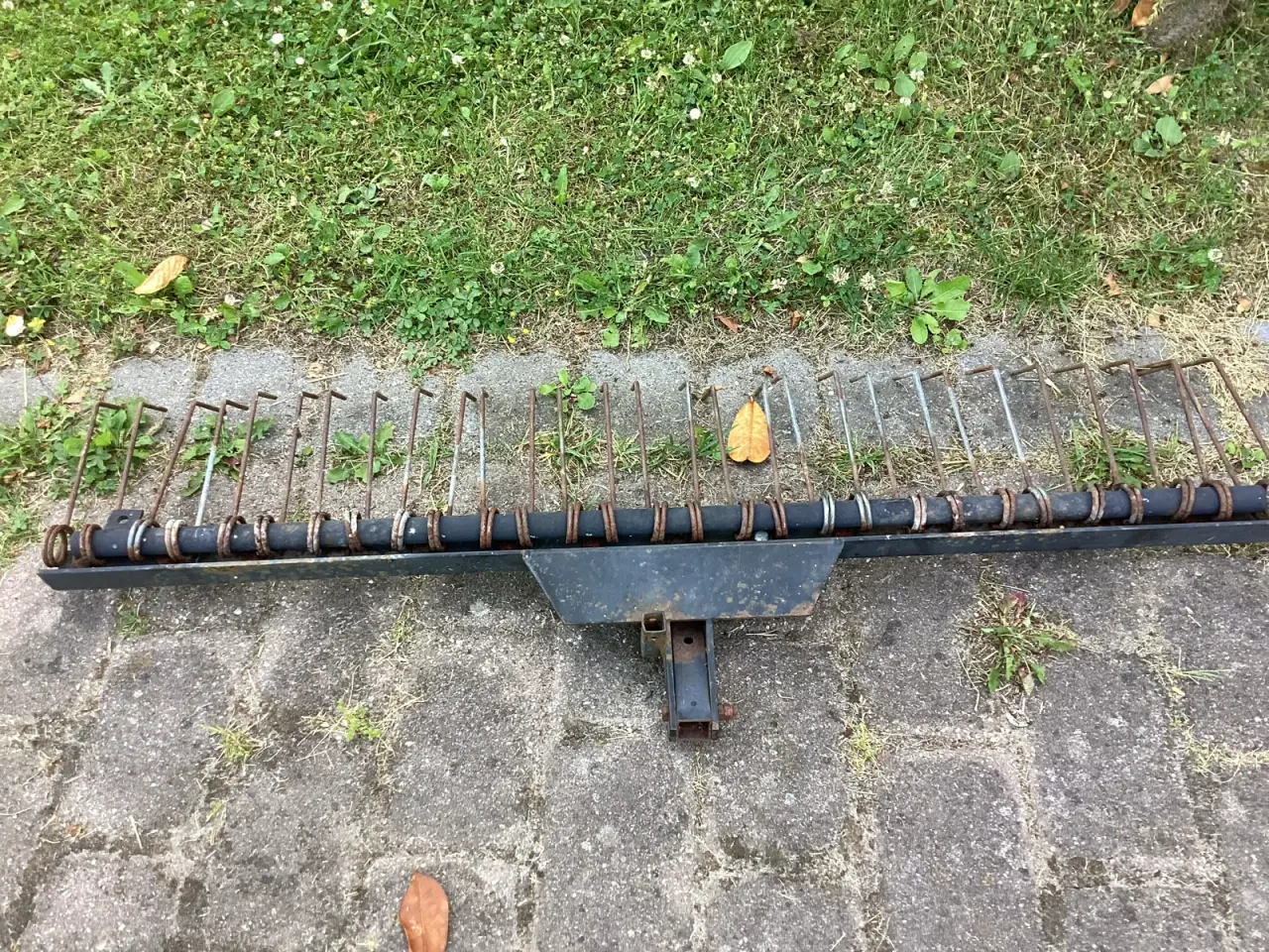 Billede 1 - Gårdrive