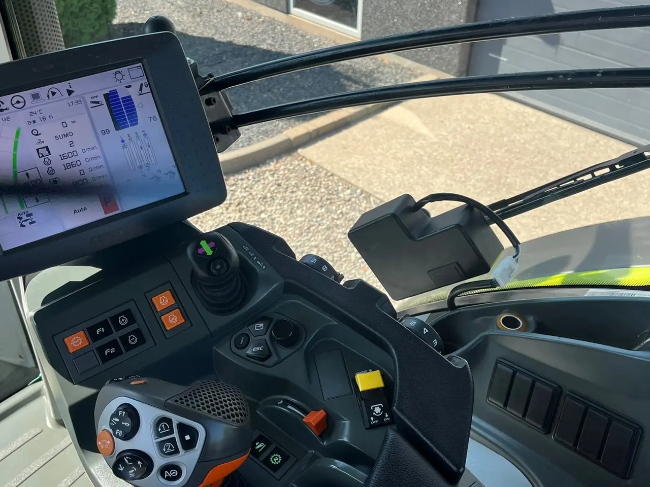 Billede 6 - CLAAS AXION 850 CMatic med frontlift