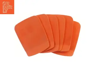 Sæt med 5 orange plastikskraber (str. 5 stk 16x12 cm)