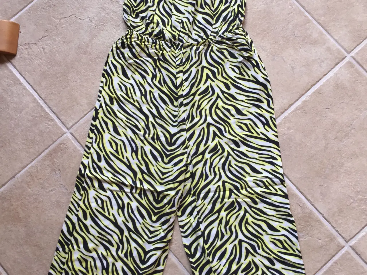 Billede 2 - Pige Jumpsuit / Buksedragter str. 146