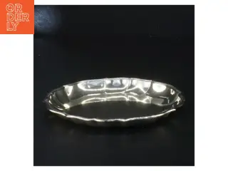 Sølvfarvet metalfad (str. 15 cm)