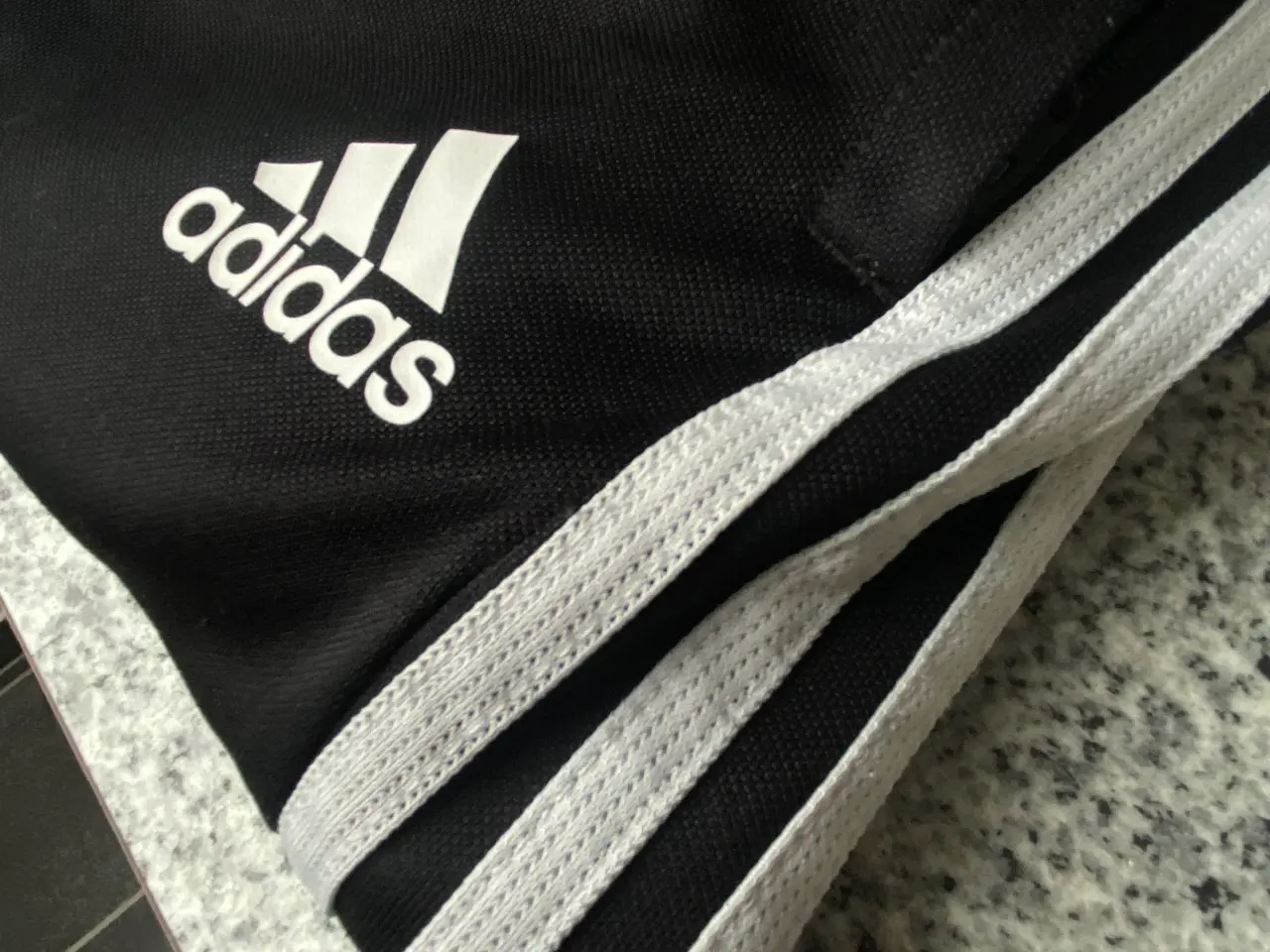 Billede 2 - Adidas bukser