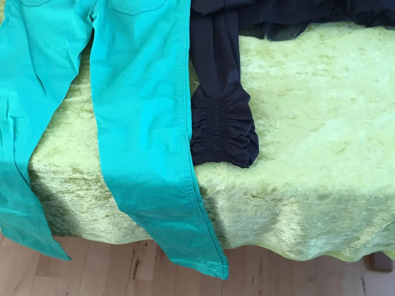 Billede 2 - Buks, leggings og nederdel sælges