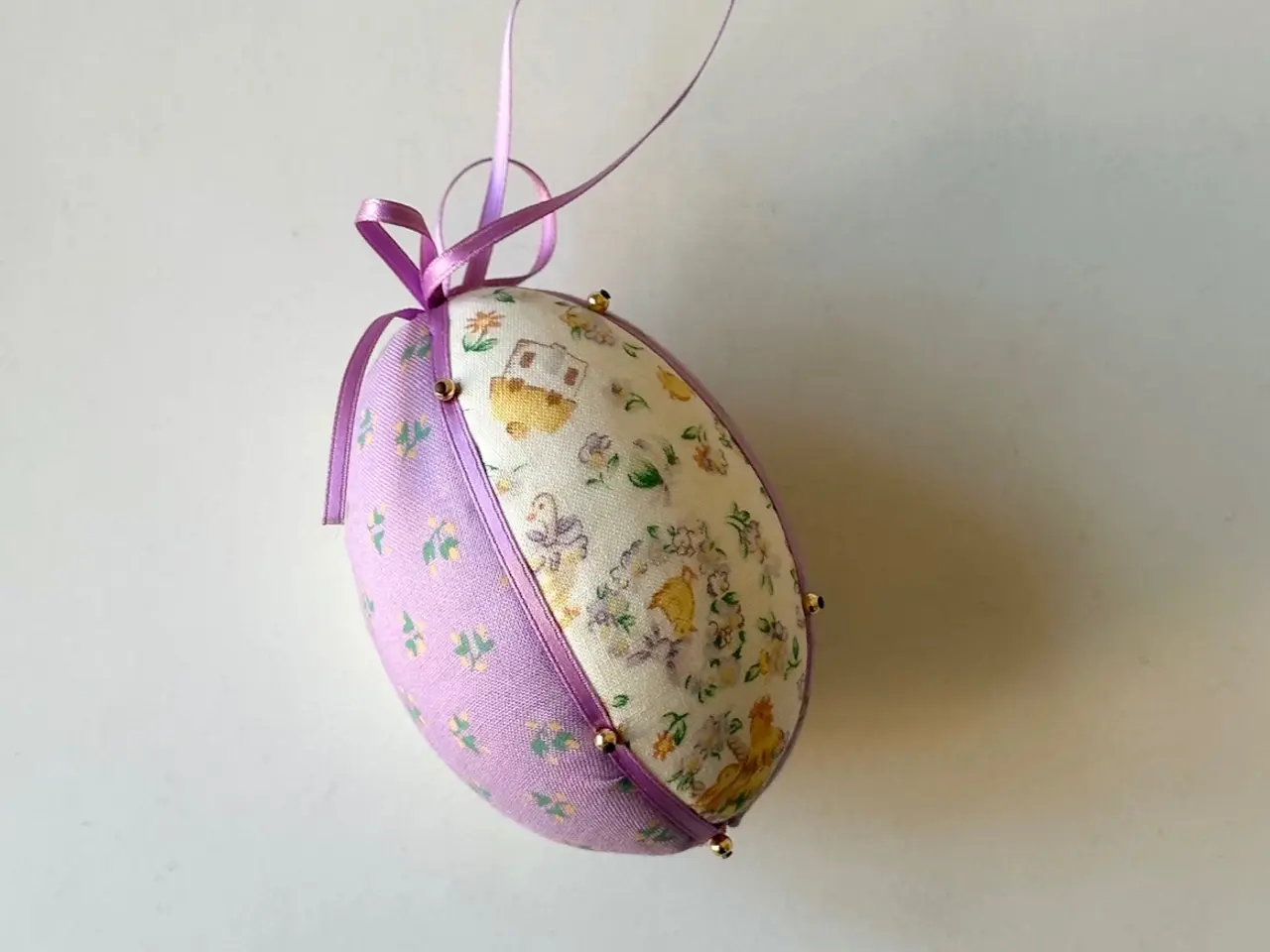Billede 1 - Mellem påskeæg, lilla m små blomster
