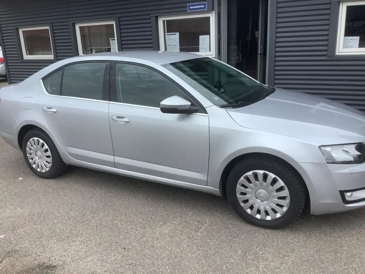 Billede 2 - super fin kun 29000km flere foto ? ring 40432002