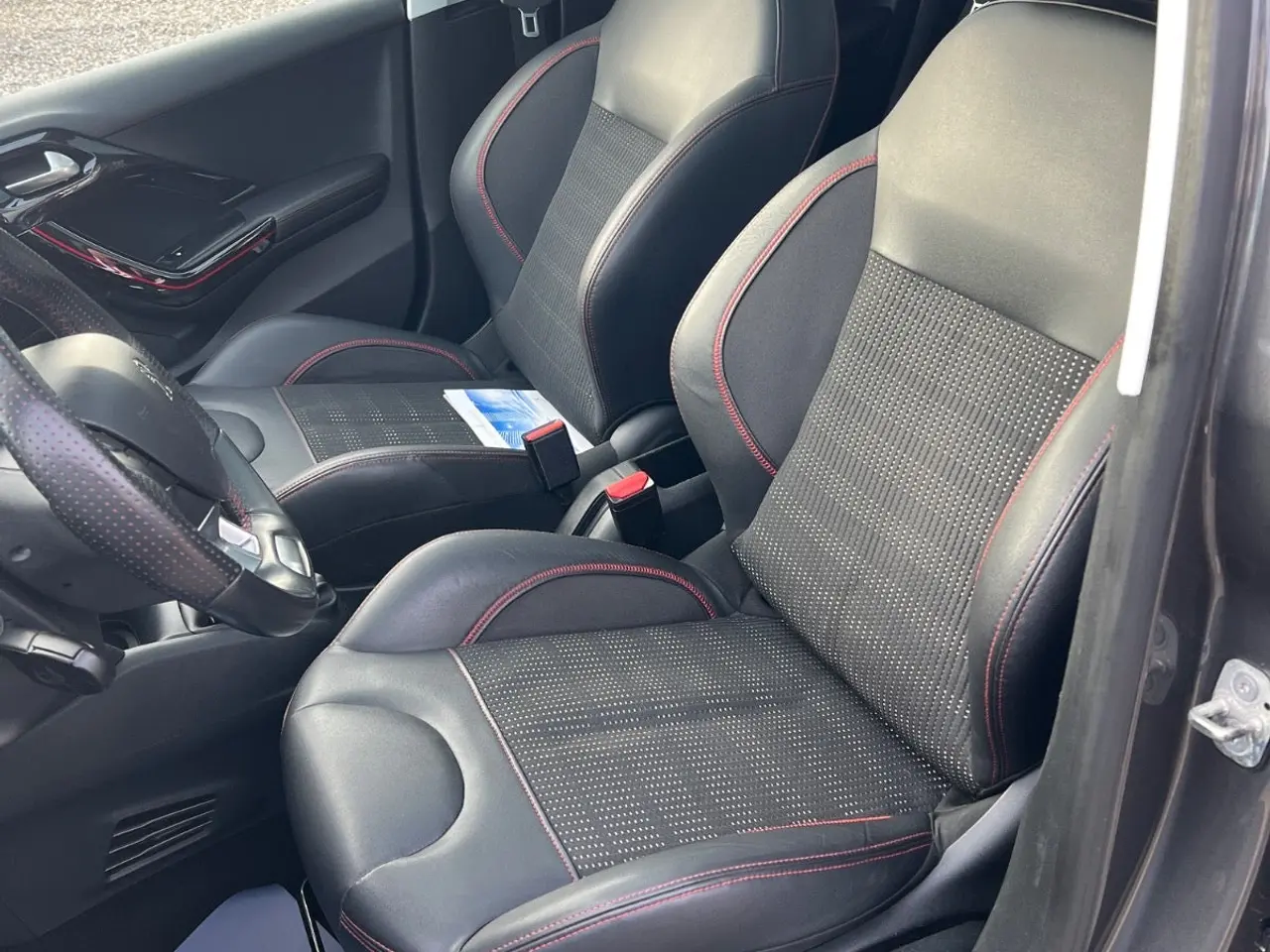 Billede 5 - Peugeot 208 1,6 BlueHDi 100 GT Line Sky