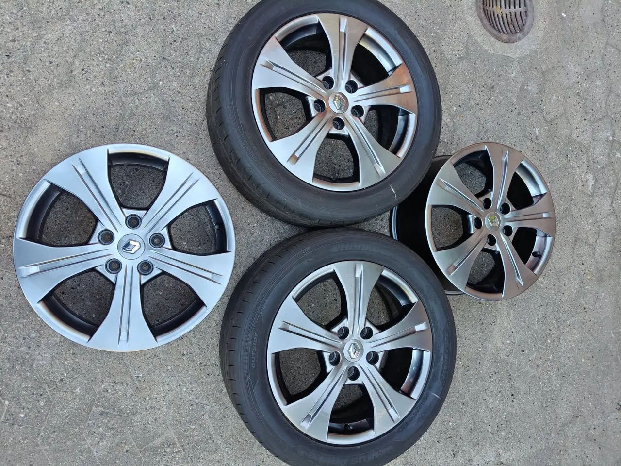 Billede 1 - Renault alufælge 17”
