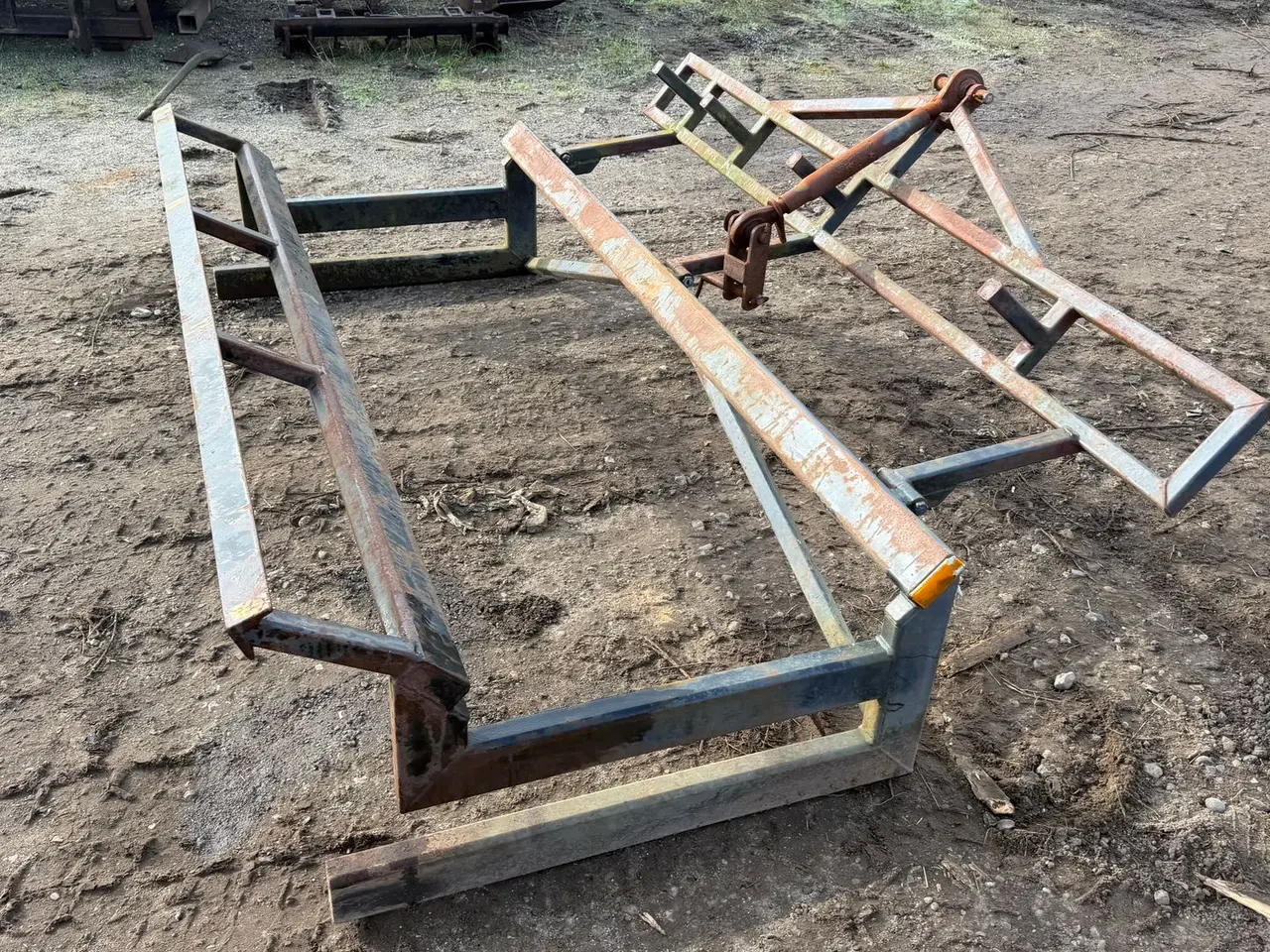 Billede 4 - - - - Skovlstativ som kan låses 240 CM bredt