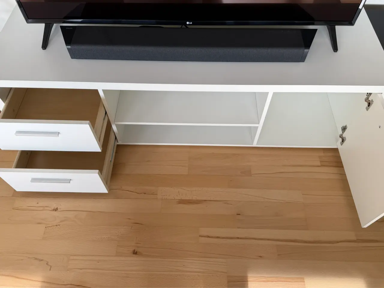 Billede 3 - Hvid TV bord