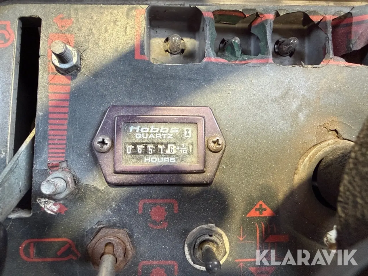 Billede 10 - Redskabsbærer Massey-Ferguson 30-17 med kost