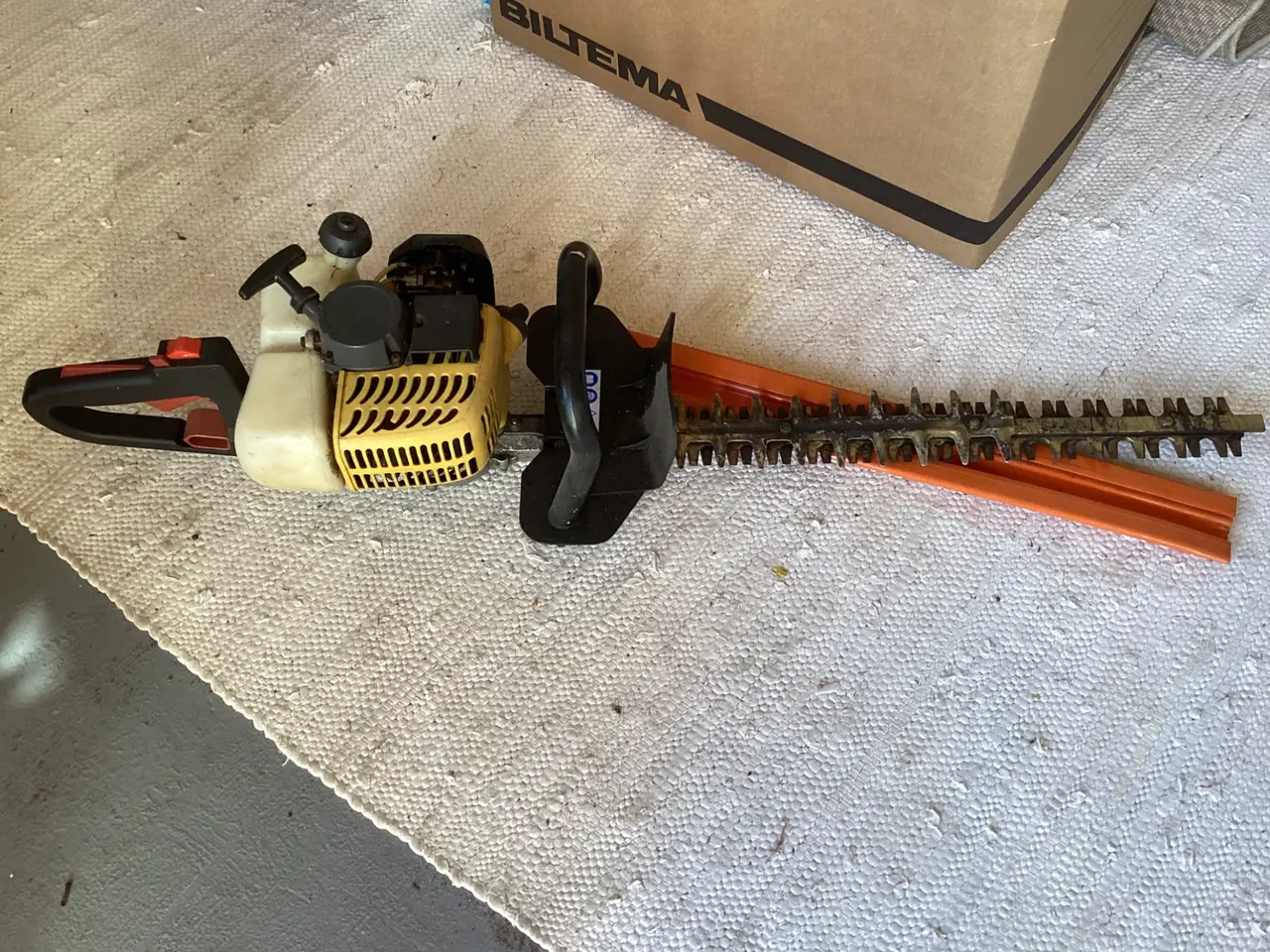 Billede 2 - Stihl HS 45 bensin hækkeklipper, 250kr.