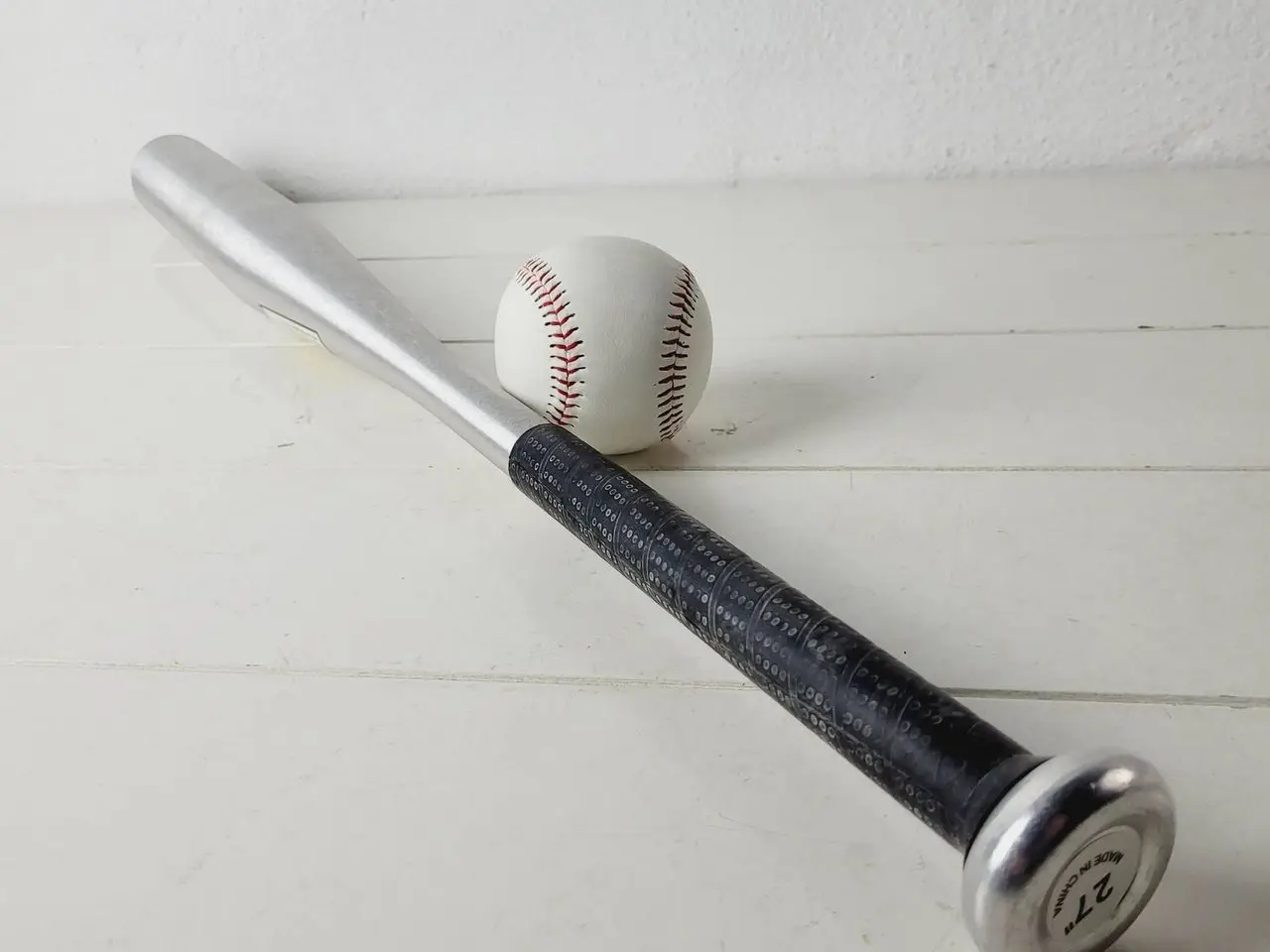 Billede 4 - ⭐️- Baseball Bat med Sort Greb - Inkluderer Baseba