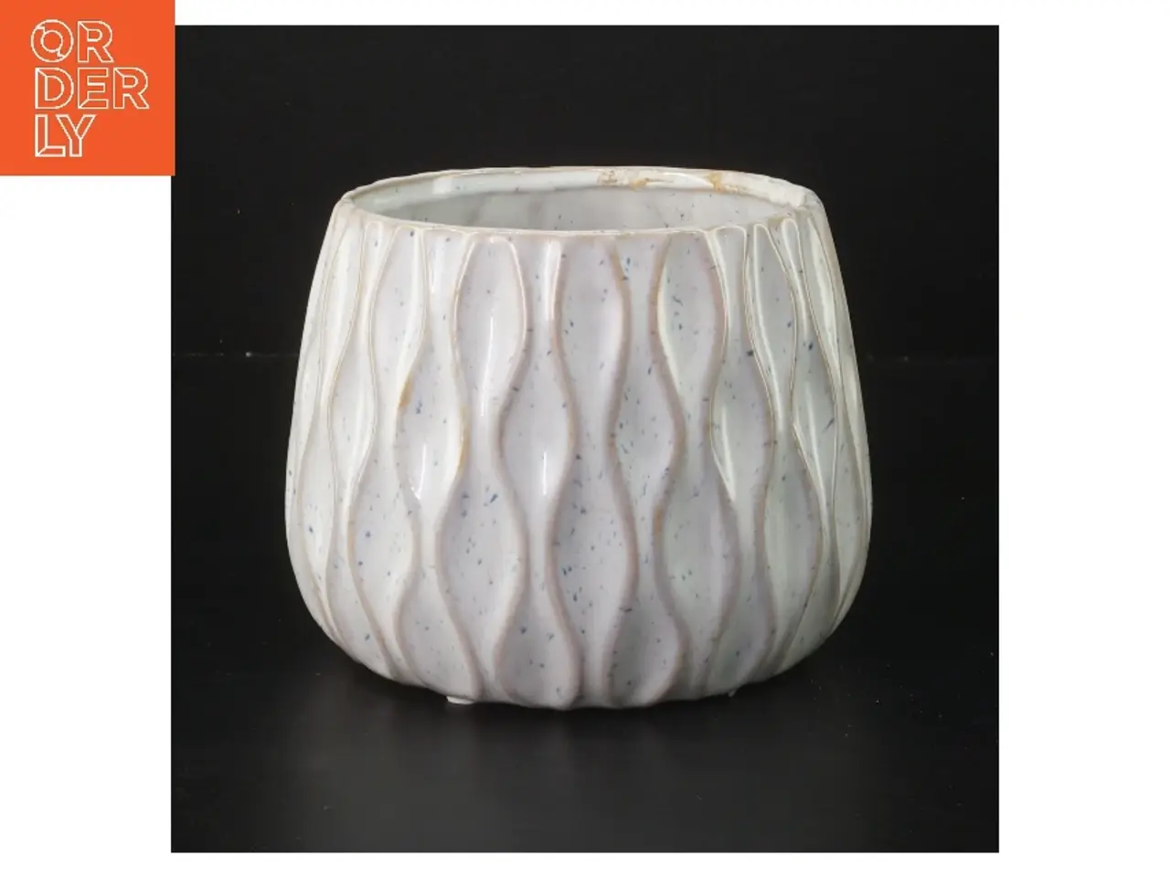Billede 1 - Dekorativ keramikpotte fra Design by Lundager (str. Ø 12 cm længde 11,5 cm)