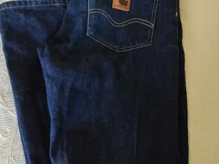 Carhartt jeans str. 28/32, model Marlow Pant. 