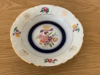 Meget smuk gammel skål i porcelæn med guldkant