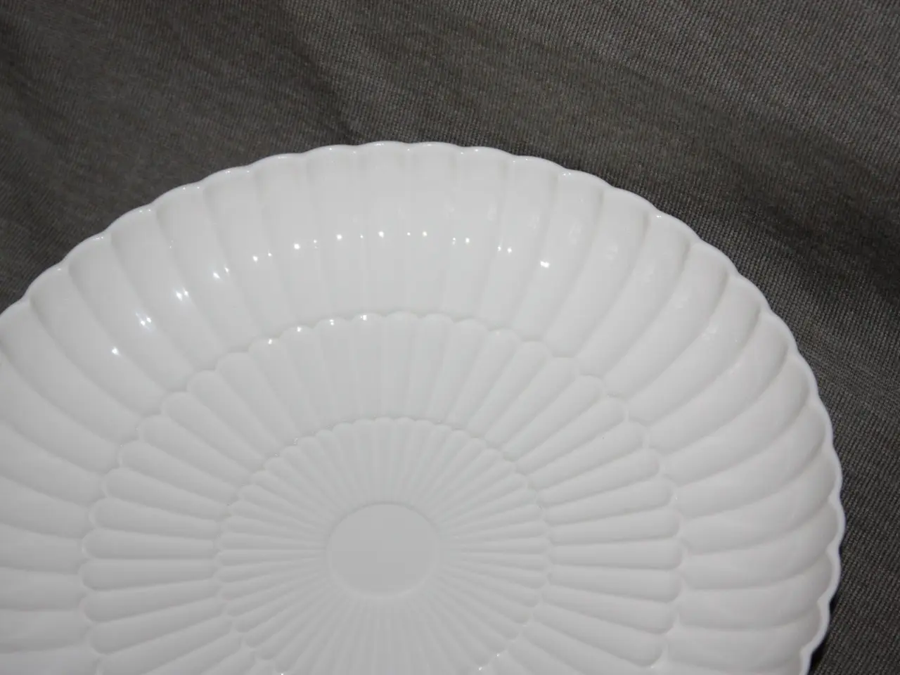 Billede 2 - Royal Copenhagen skål / fad 4030