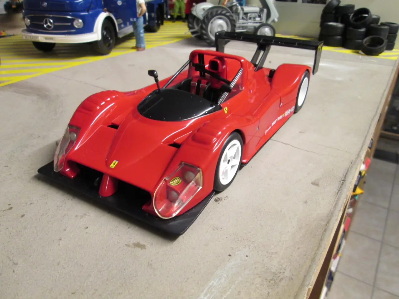 Billede 1 - Modelbil Ferrari sp333 Hotwheels 1:18
