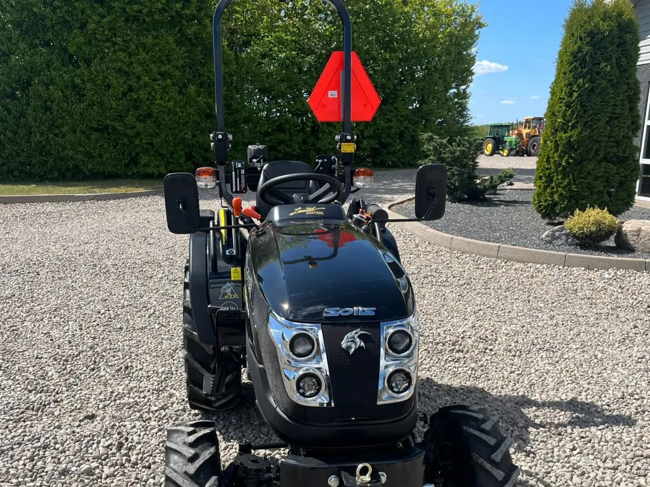 Billede 17 - Solis S26 Limited Edition i sort 6+2 Gearmaskine med Servostyring og brede traktorhjul