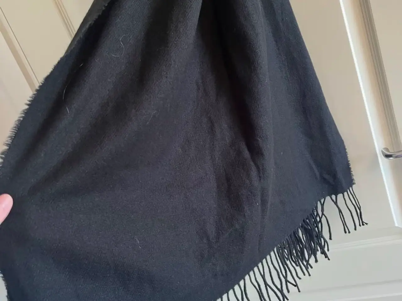 Billede 2 - Sort tørklæde fra H&M