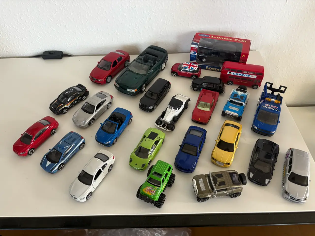 Billede 1 - 24 biler i metal