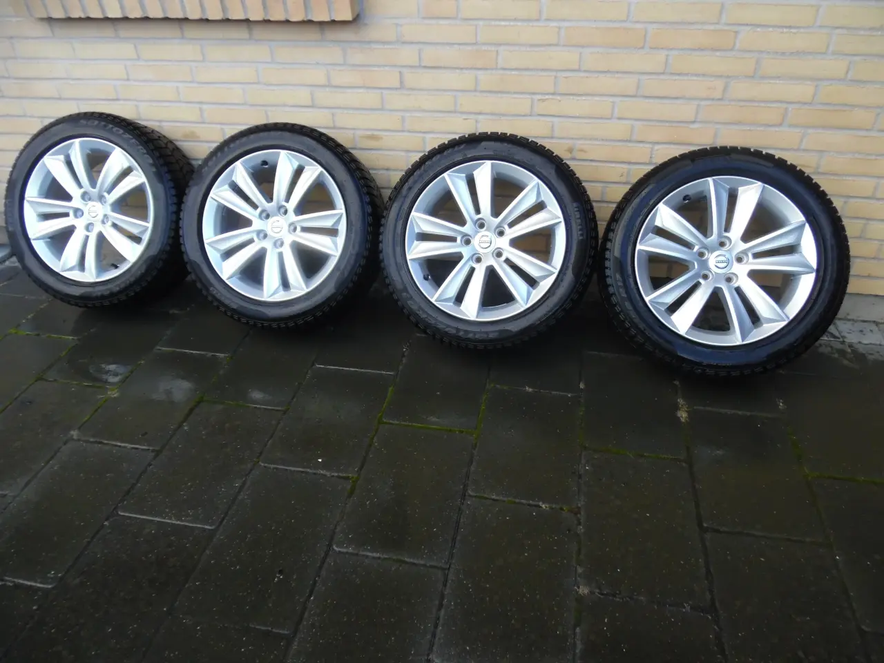 Billede 9 - Volvo V60 alufælge m. Pirelli vinterdæk