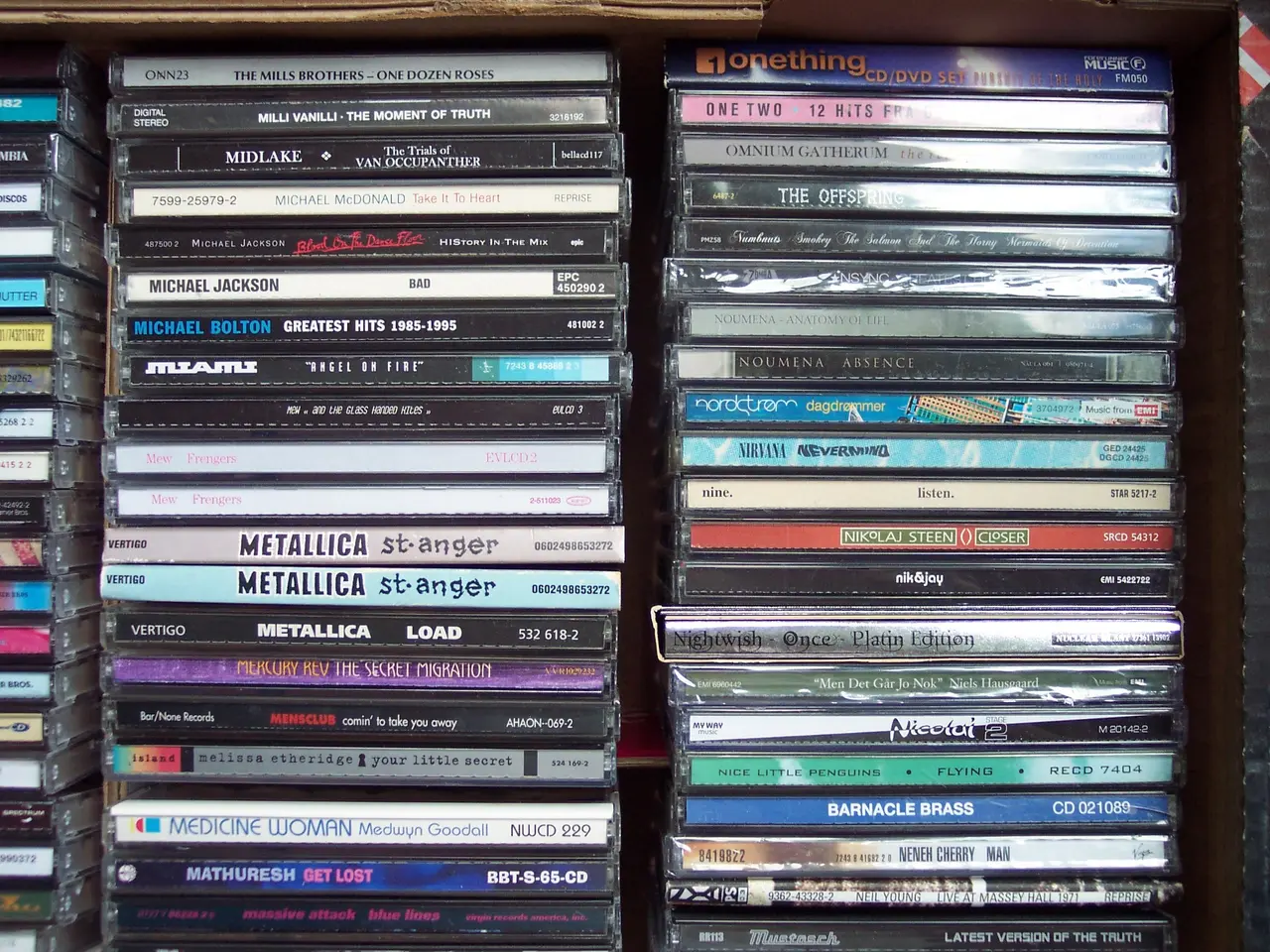 Billede 17 - 175 COUNTRY & FOLK CDer + andre genrer sælges………..