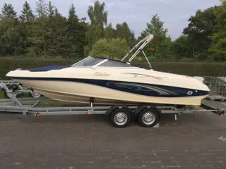 Bowrider Rinker trailerbåd