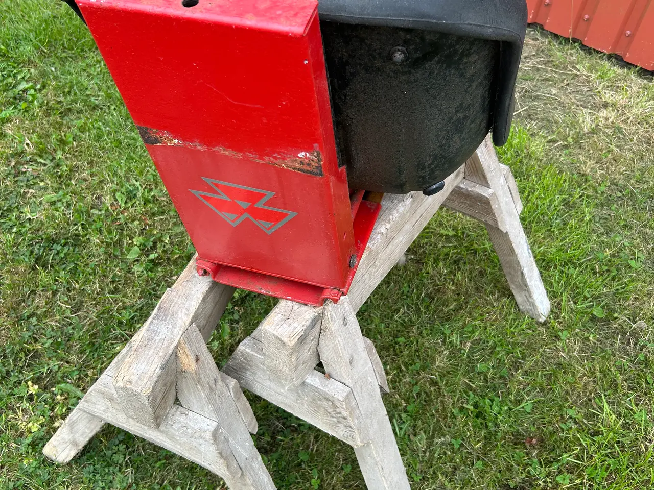 Billede 2 - Originalt Massey Ferguson traktor sæde