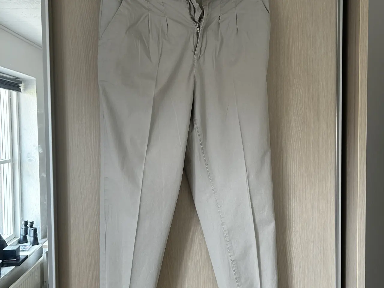 Billede 1 - H&M, Cream bukser, M