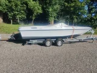 Speedbåd v8
