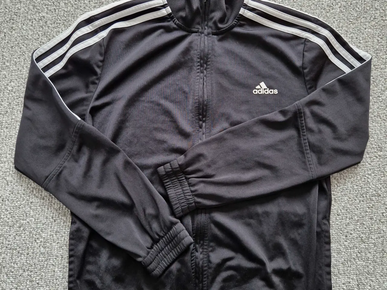 Billede 1 - Adidas trøje str 164