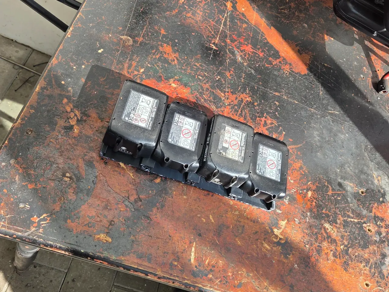 Billede 4 - Makita batteri holder 18v