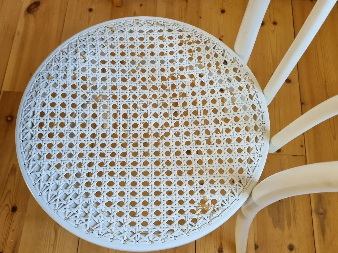 Billede 2 - Spisebord og stole