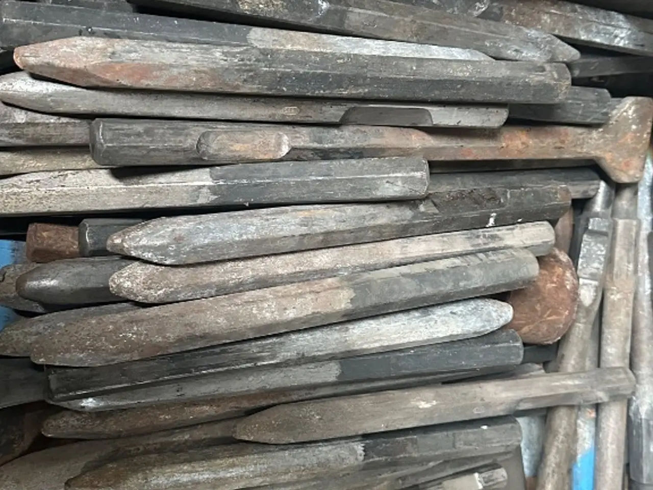 Billede 3 - Mejsler ca 150 - 200 stk