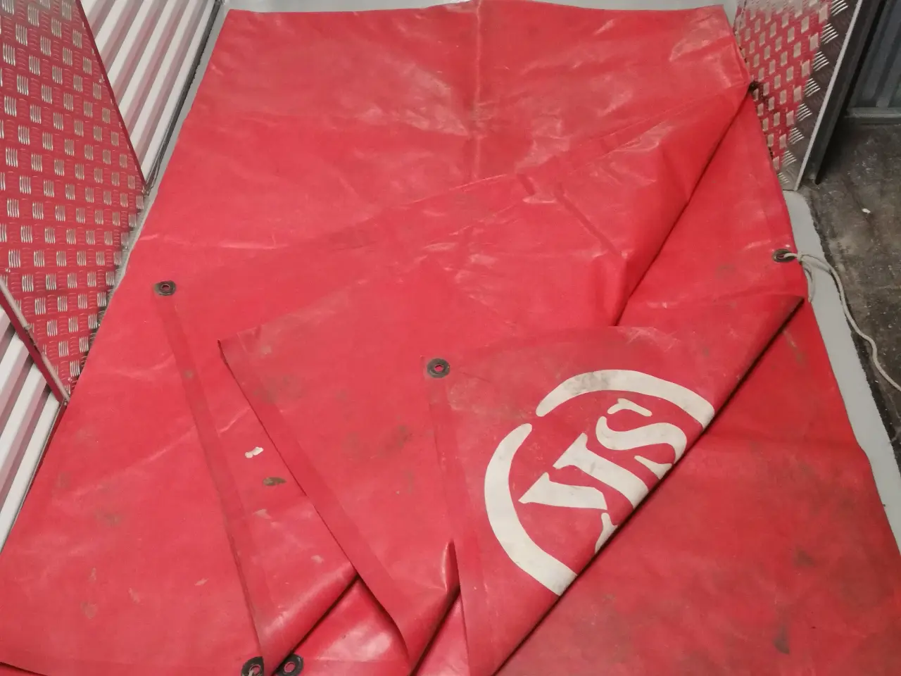 Billede 4 - Stor 'SK' Pressenning i kraftig kvalitet.