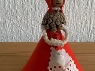 Nisse pige / koglenisse - håndlavet - EKWK Denmark