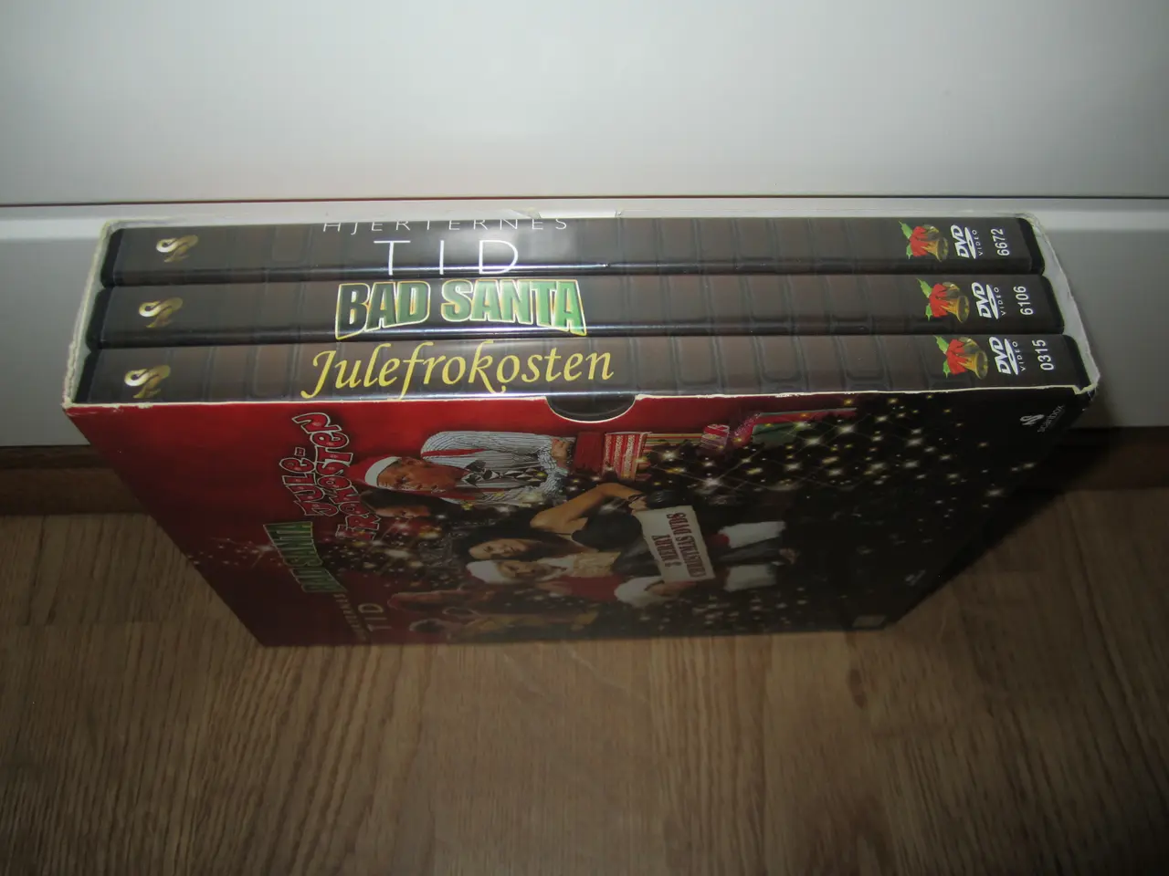 Billede 3 - BYD. 3 MERRY CHRISTMAS DVDS.