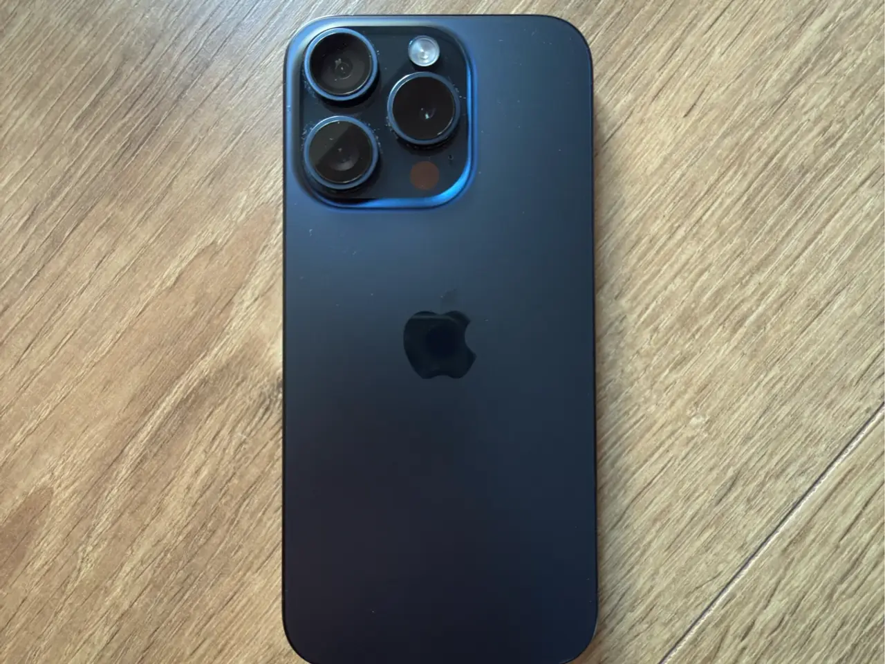 Billede 3 - iPhone 15 Pro 128 GB - Blåt Titanium