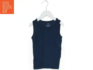 Marineblå tanktop fra H&M (str. 104)