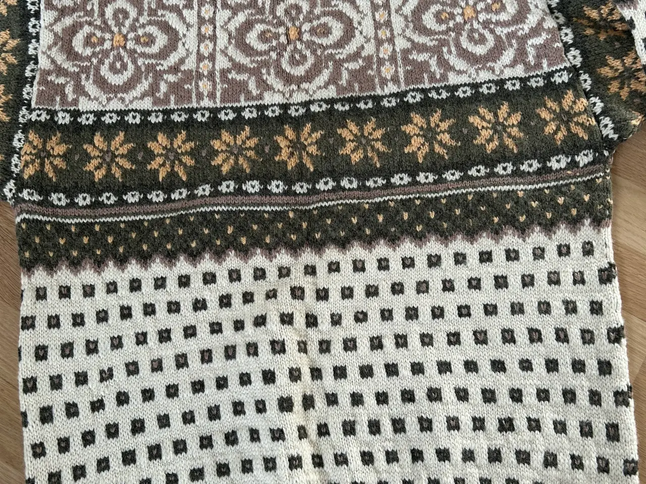 Billede 2 - Ny hjemmestrikket uld sweater