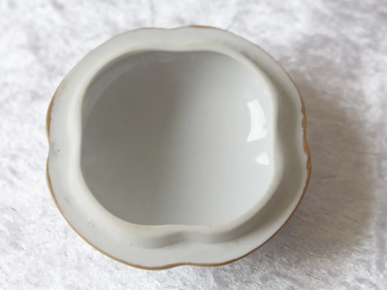 Billede 4 - Porcelæns- lågkrukke antik guldbelagt.