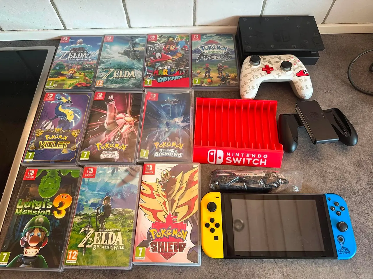 Billede 2 - Nintendo Switch Fortnite Special Edition med spil