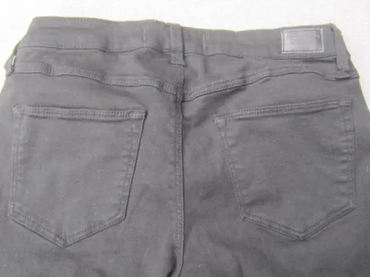 Billede 4 - Str. XS/S, elastiske sorte bukser