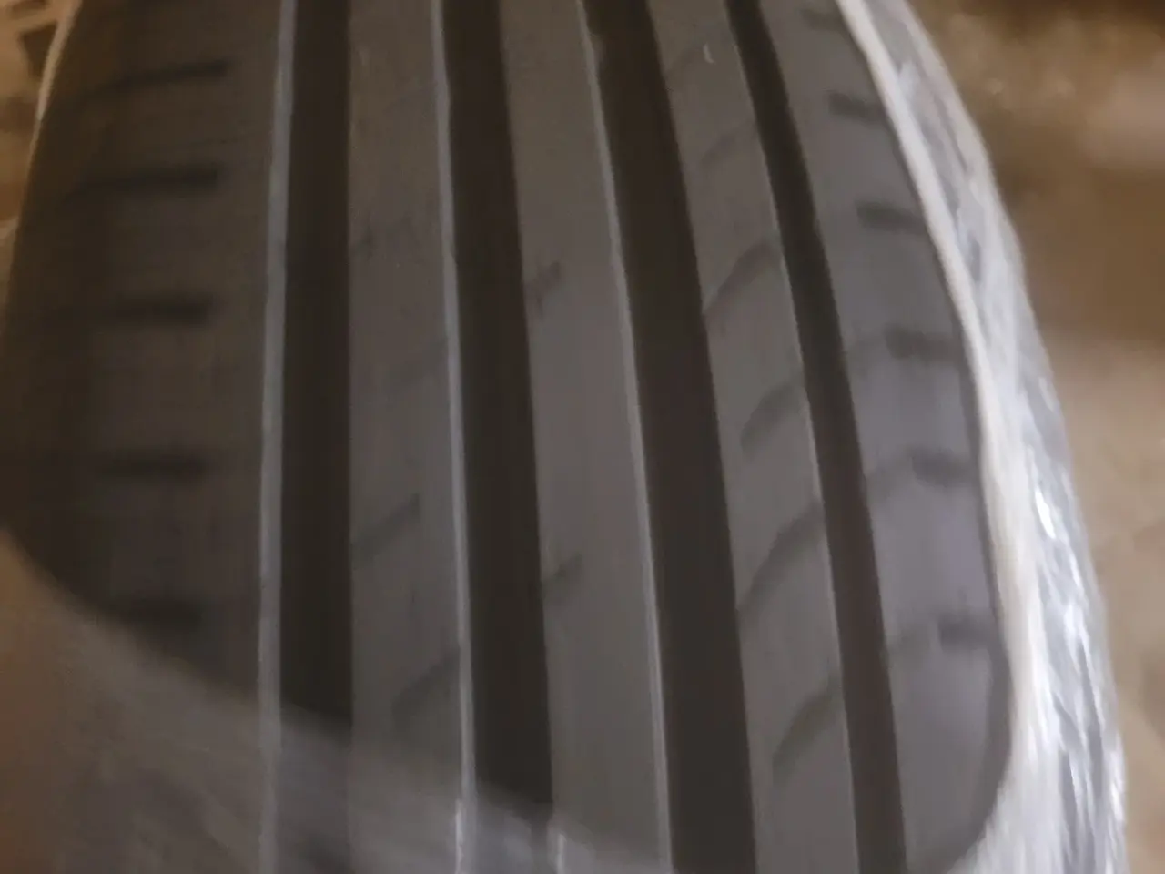 Billede 2 - 235 / 55 R 19